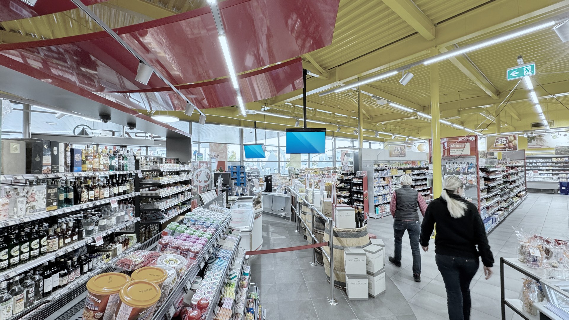 SPAR / TopCC / AVIA — DOOH-Werbescreen